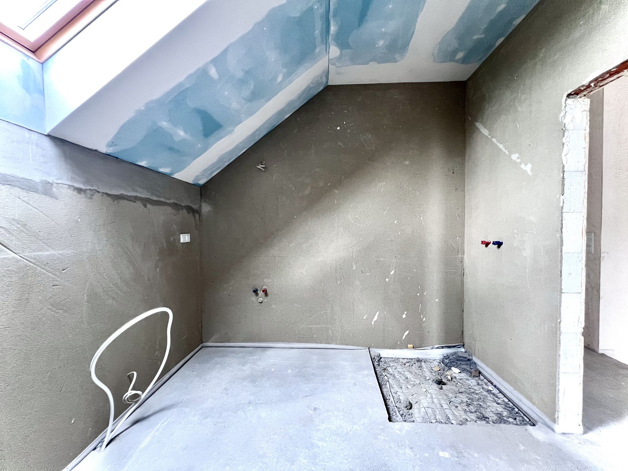 OSTATNI DOM WOLNOSTOJĄCY 140 m² – MNIKÓW, BLISKO KRAKOWA, POMPA CIEPŁA