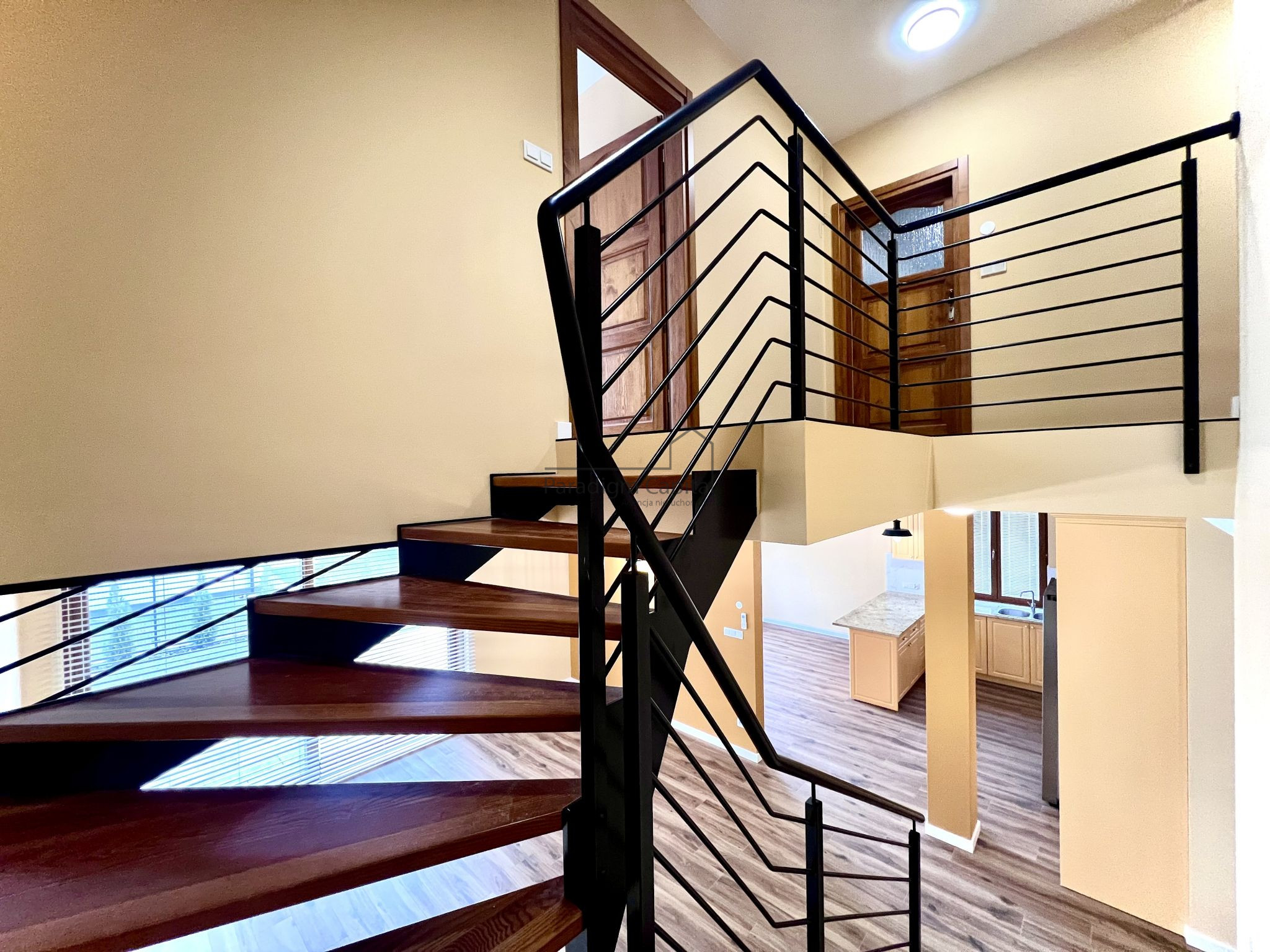 KOMFORTOWY DOM DLA RODZINY | OGRÓD + TARAS 40 m² | 15 MIN DO KRAKOWA | GARAŻ