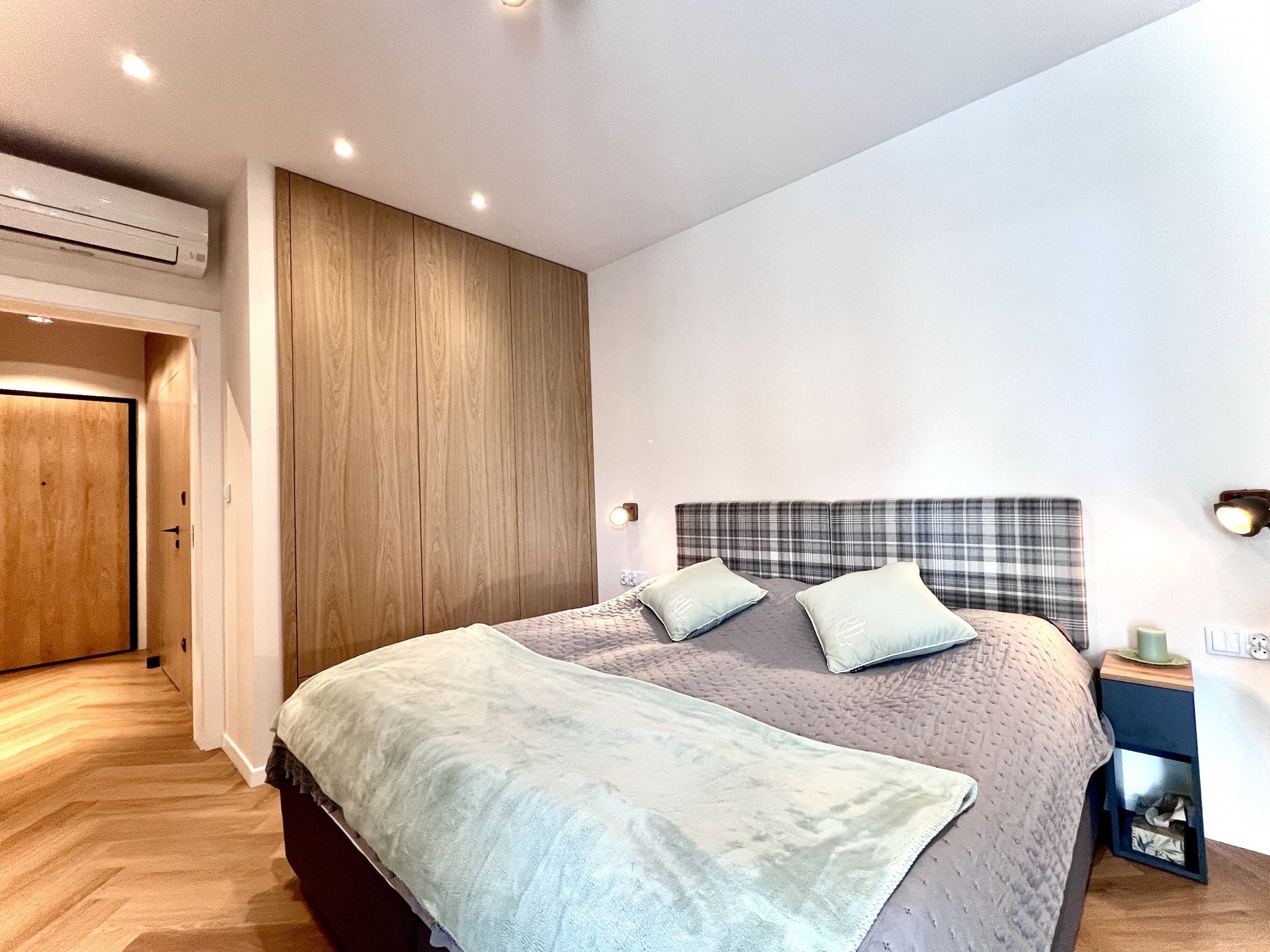 STYLOWY 3-POKOJOWY APARTAMENT Z BALKONEM, KLIMATYZACJĄ I GARAŻEM – CIESZYŃSKA 9,