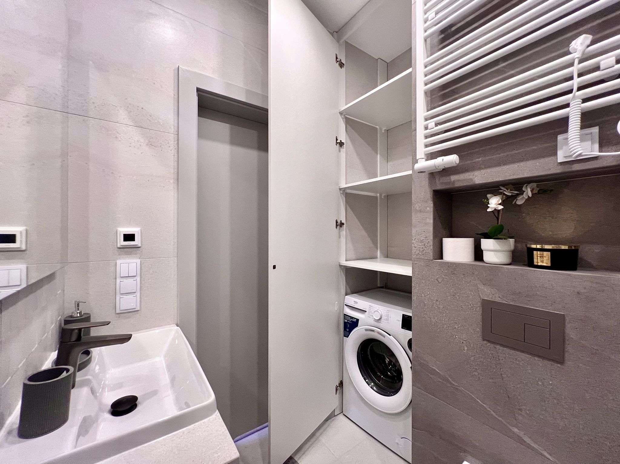 PIERWSZY NAJEM – 2 POKOJE, KLIMATYZACJA, DUŻY TARAS – CIESZYŃSKA 9, KROWODRZA