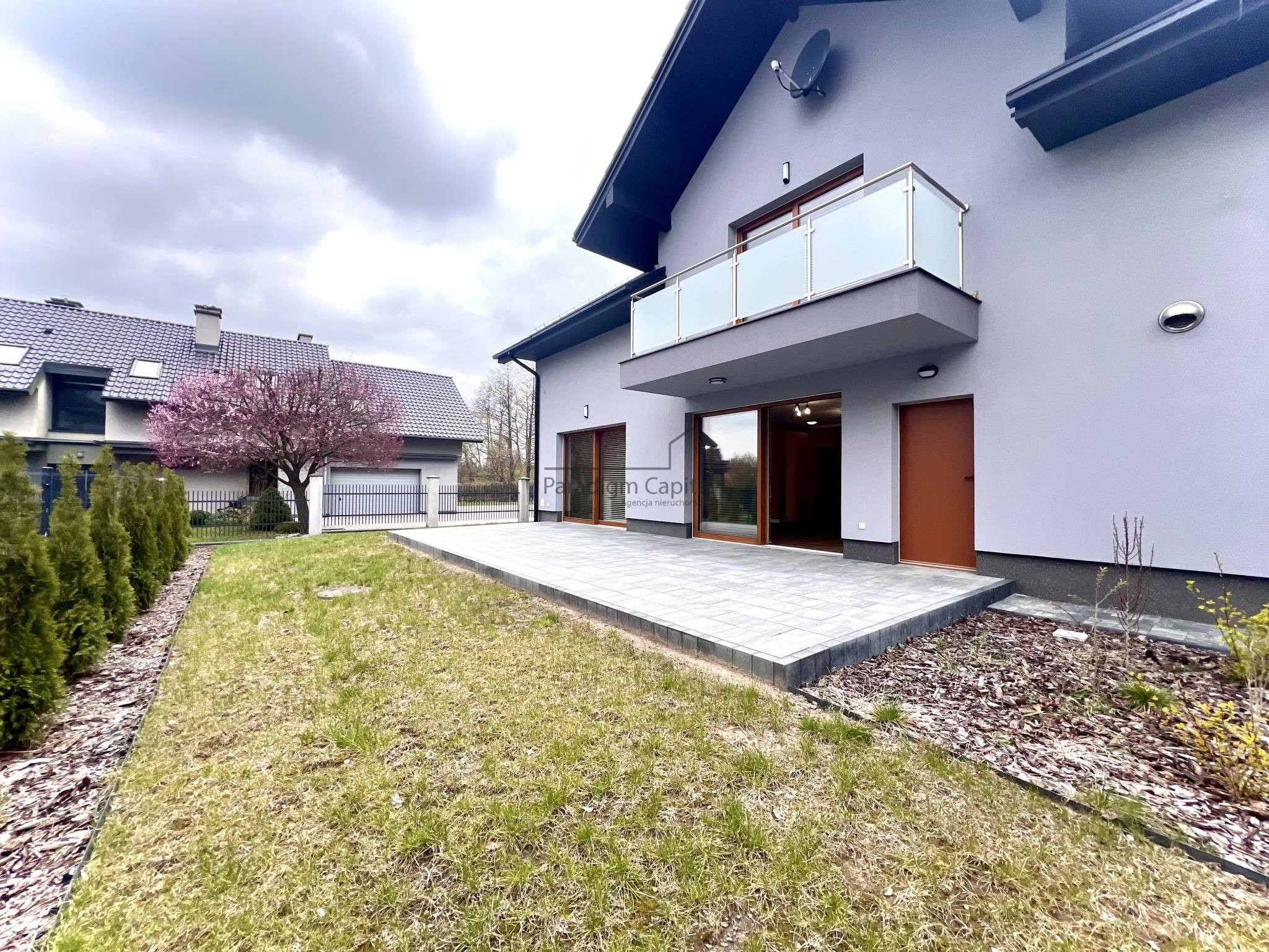 KOMFORTOWY DOM DLA RODZINY | OGRÓD + TARAS 40 m² | 15 MIN DO KRAKOWA | GARAŻ