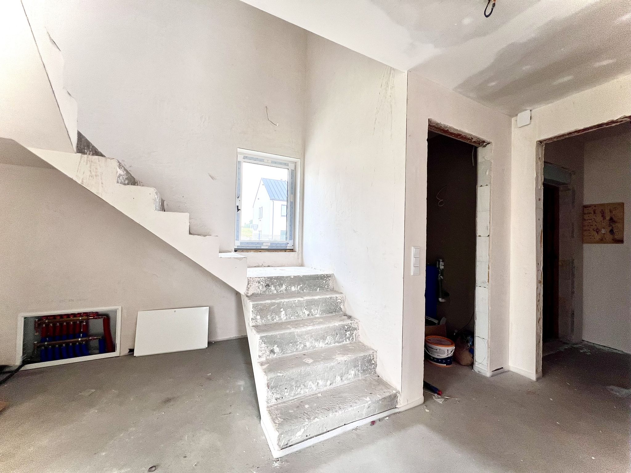 OSTATNI DOM WOLNOSTOJĄCY 140 m² – MNIKÓW, BLISKO KRAKOWA, POMPA CIEPŁA