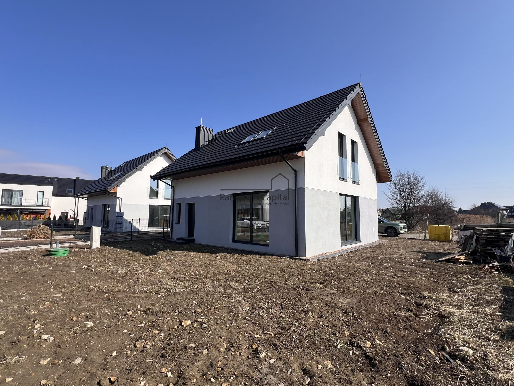 Działka inwestycyjna 18 arów, 4 fundamenty – przy granicy Krakowa