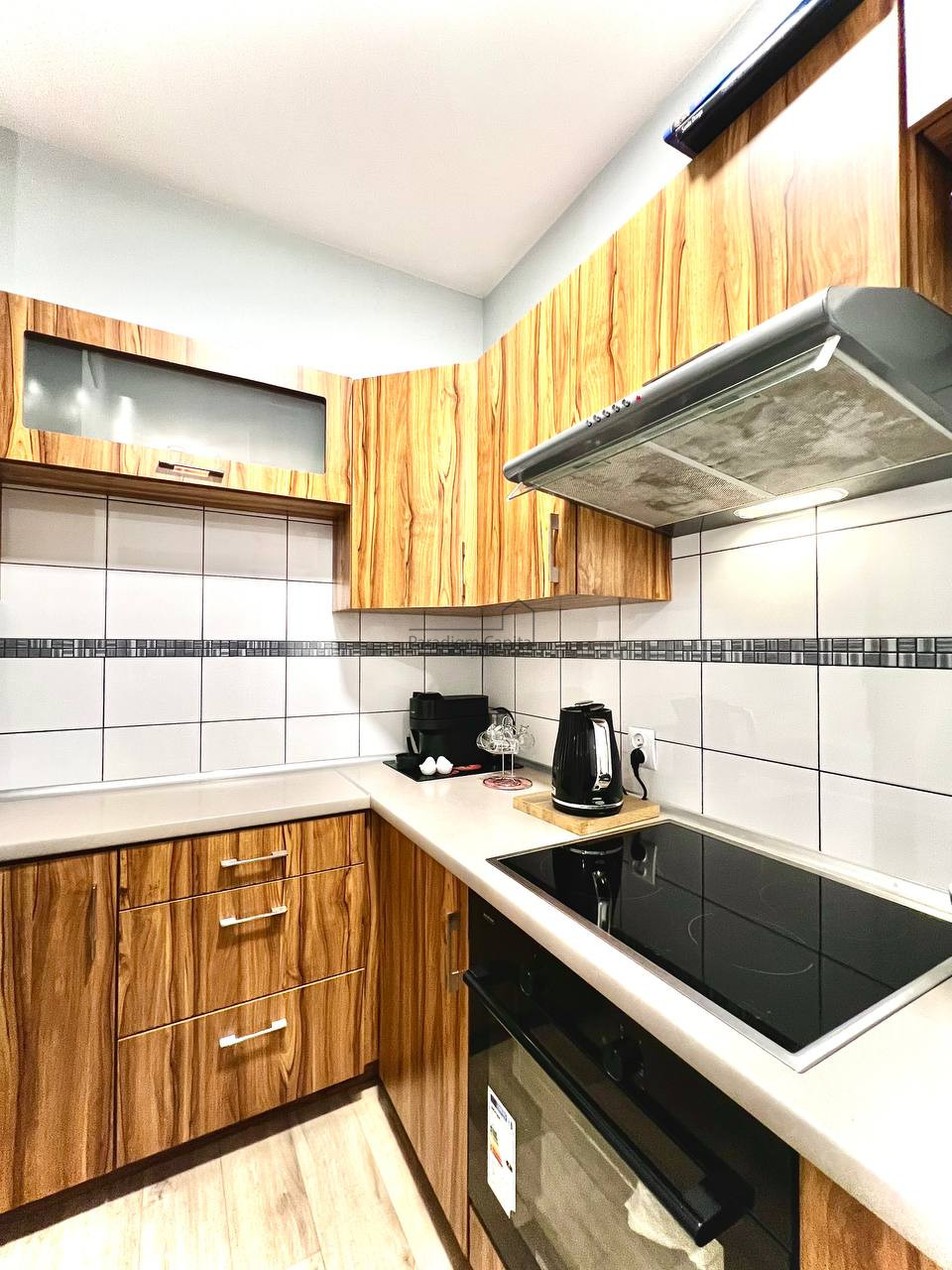 APARTAMENT 3 POKOJE | KLIMATYZACJA | GARAŻ | PODGÓRZE