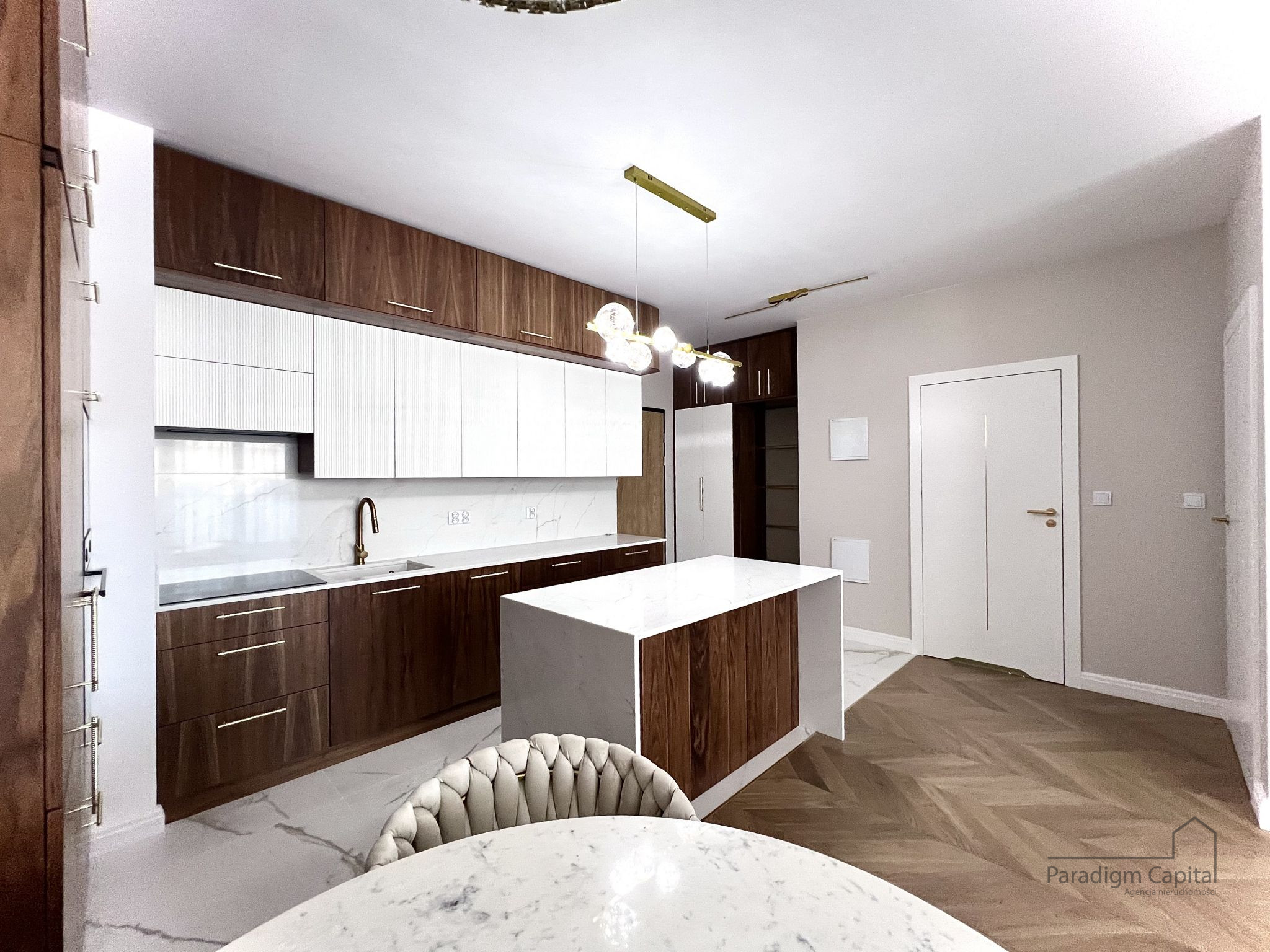 Nowe 2-pokojowe mieszkanie 53 m² z klimatyzacją i garażem