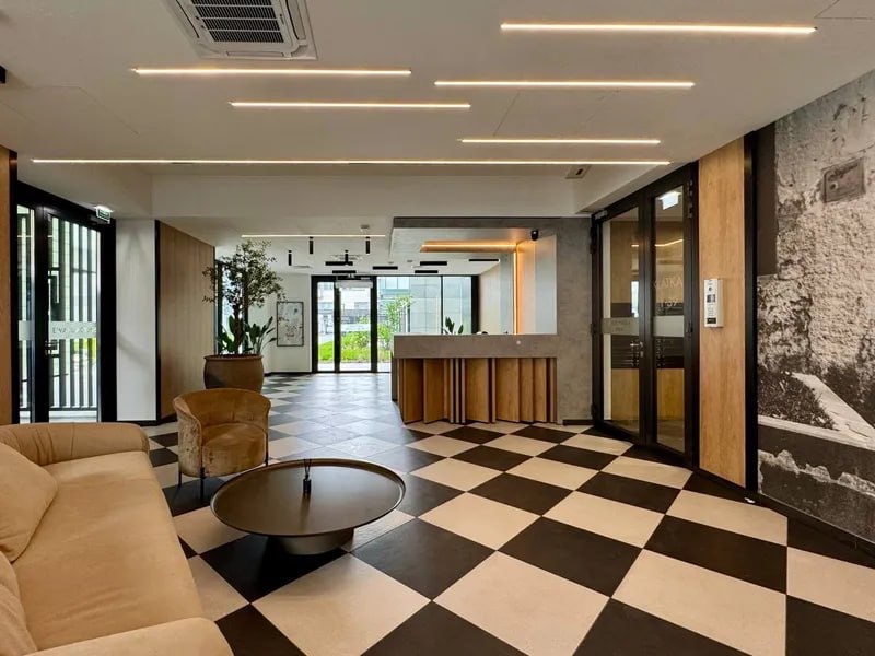 STYLOWY 3-POKOJOWY APARTAMENT Z BALKONEM, KLIMATYZACJĄ I GARAŻEM – CIESZYŃSKA 9,