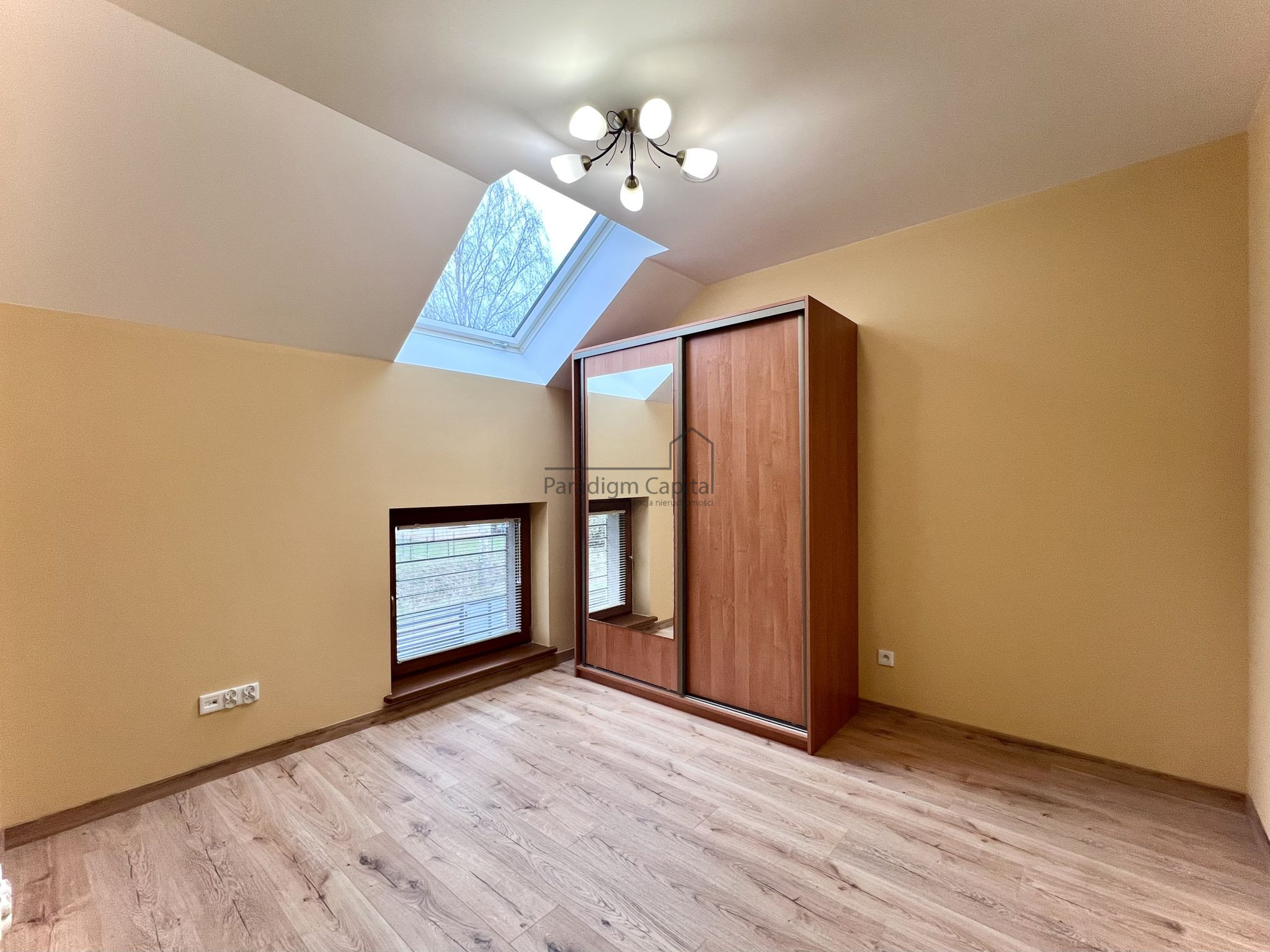 KOMFORTOWY DOM DLA RODZINY | OGRÓD + TARAS 40 m² | 15 MIN DO KRAKOWA | GARAŻ