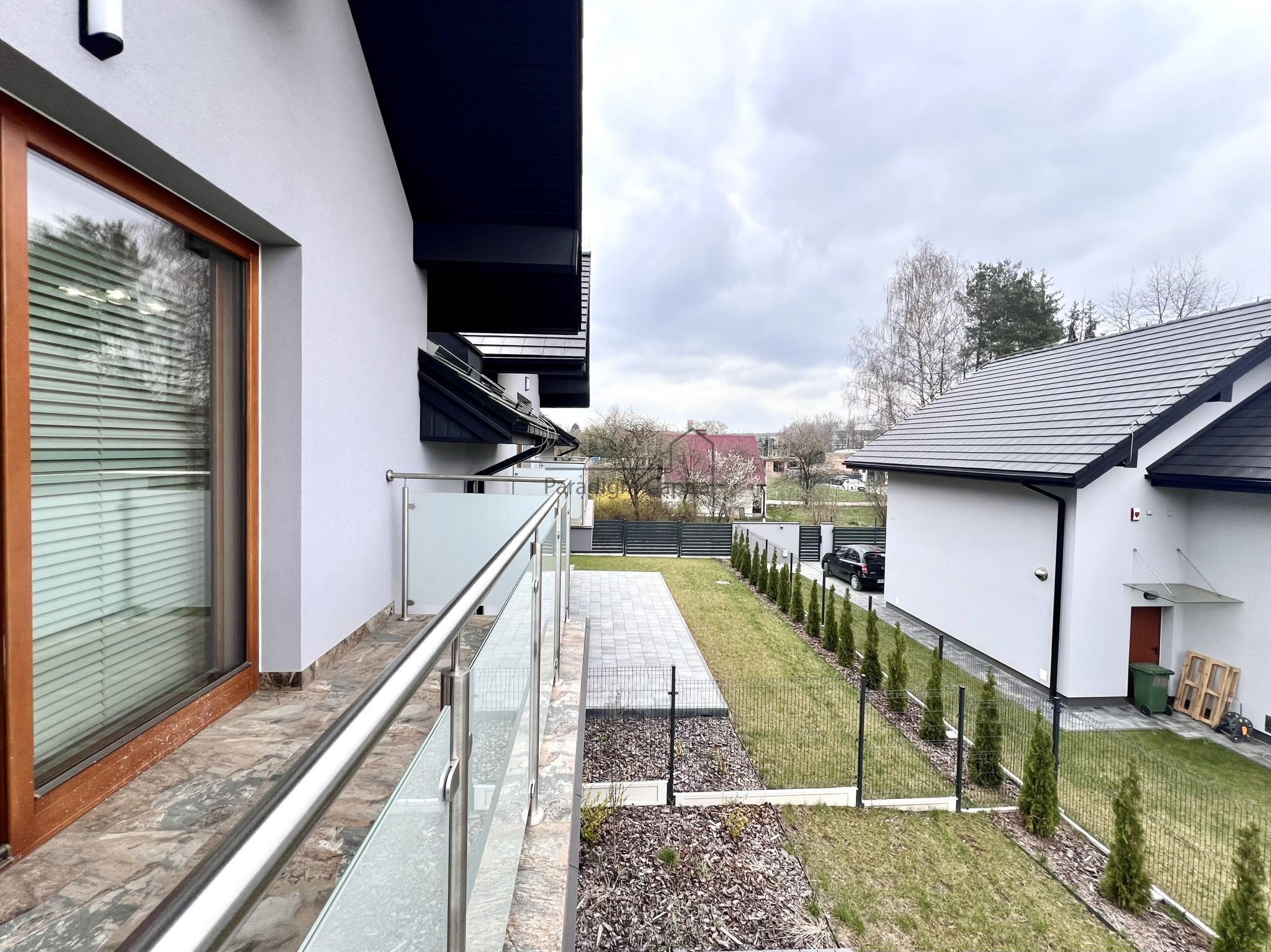 KOMFORTOWY DOM DLA RODZINY | OGRÓD + TARAS 40 m² | 15 MIN DO KRAKOWA | GARAŻ