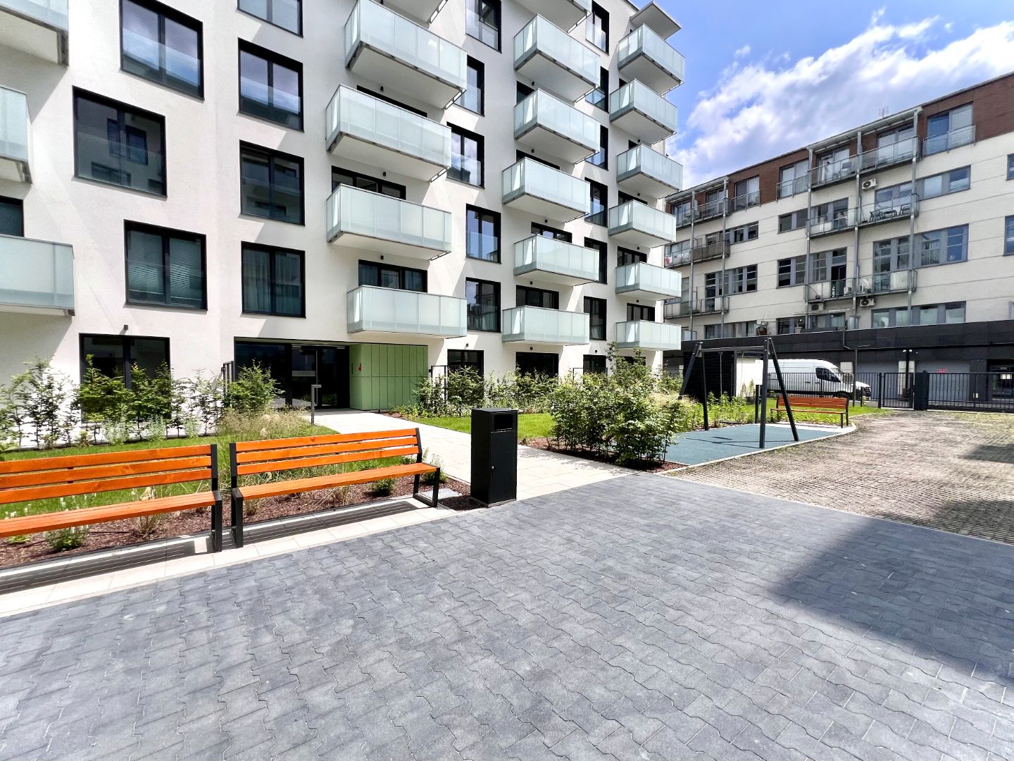 STYLOWY 3-POKOJOWY APARTAMENT Z KLIMATYZACJĄ I GARAŻEM – CIESZYŃSKA 9, KRAKÓW