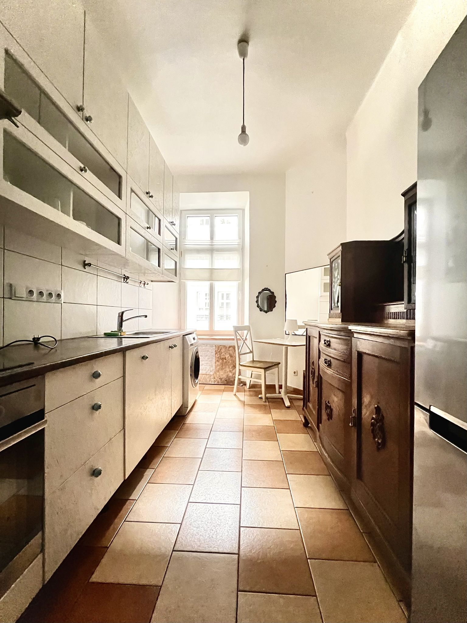 Kazimierz – 2-pokojowe mieszkanie 52 m² z oddzielną kuchnią, Starowiślna ogród