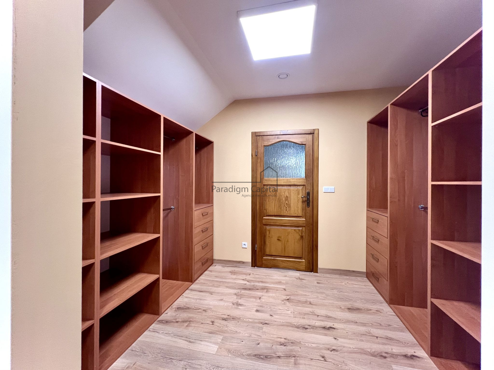 KOMFORTOWY DOM DLA RODZINY | OGRÓD + TARAS 40 m² | 15 MIN DO KRAKOWA | GARAŻ