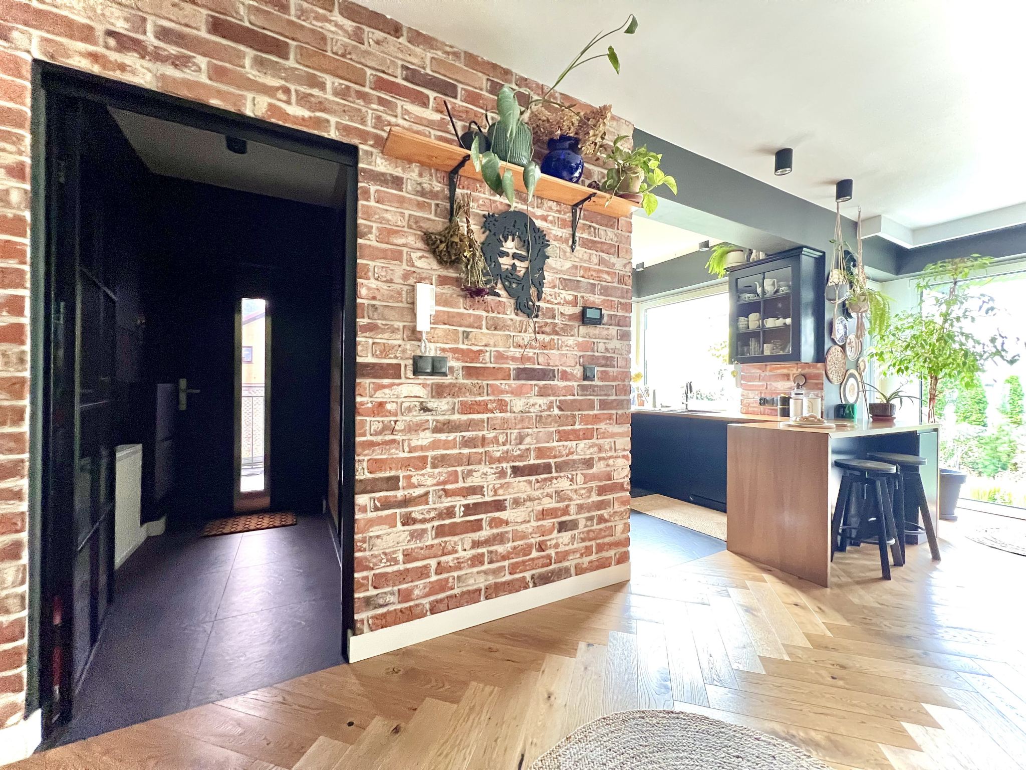 APARTAMENT Z PRYWATNYM OGRODEM, GARAŻEM I 3 MIEJSCAMI – BIELSKO-BIAŁA / KOZY