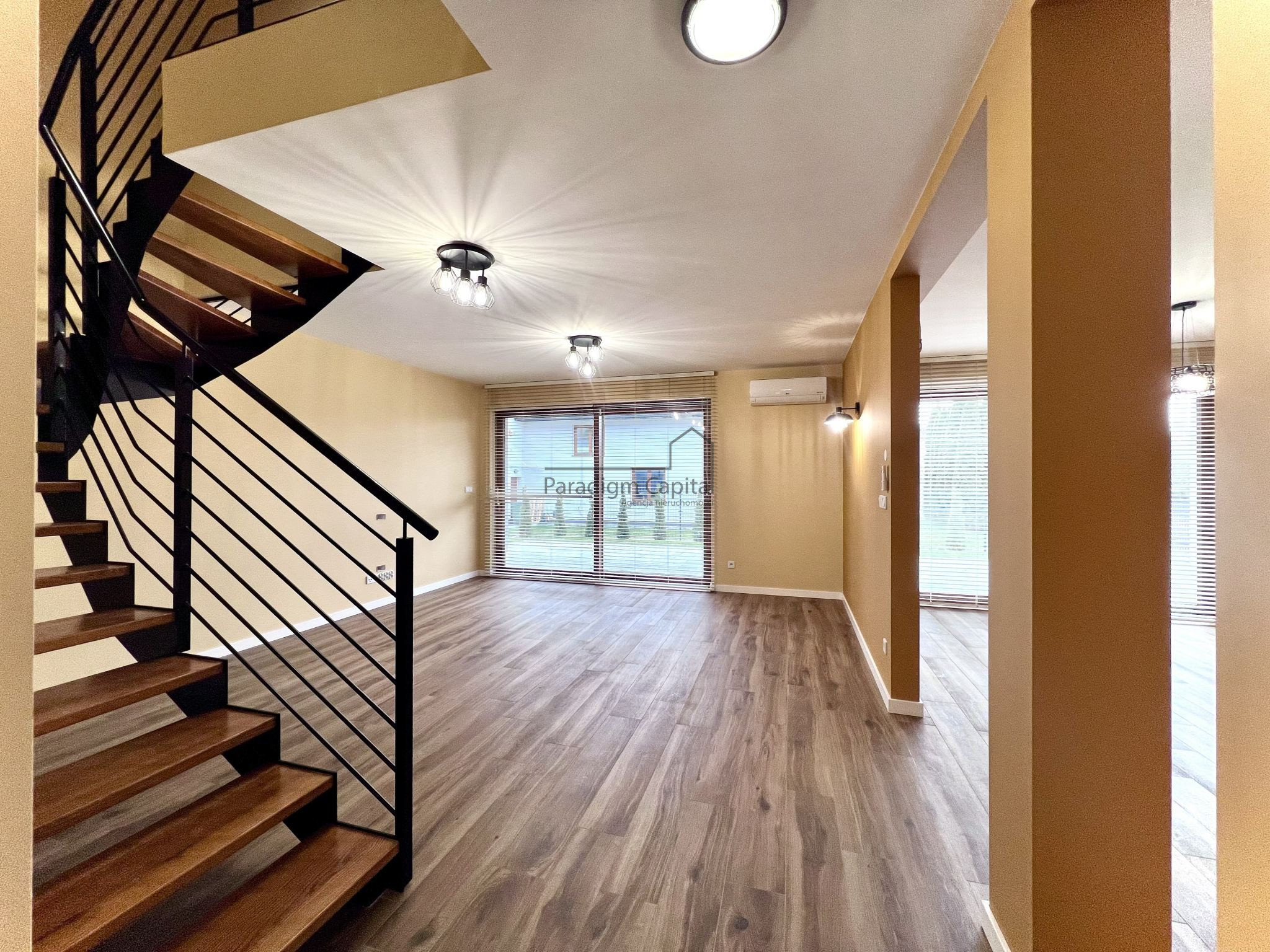 KOMFORTOWY DOM DLA RODZINY | OGRÓD + TARAS 40 m² | 15 MIN DO KRAKOWA | GARAŻ