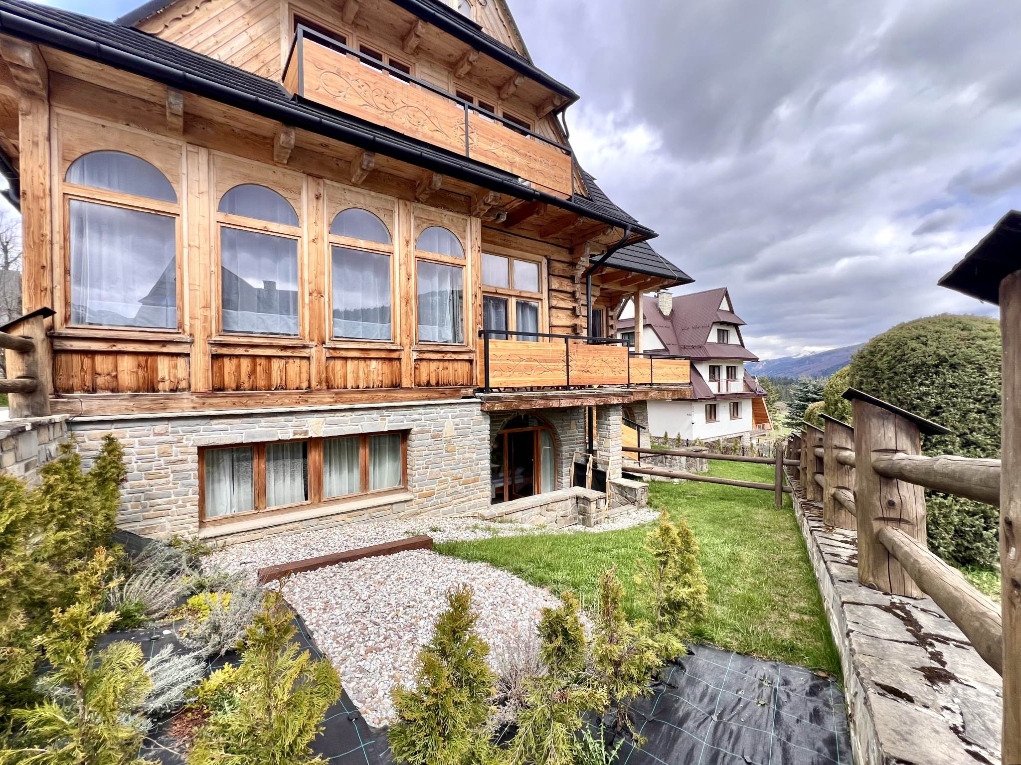 APARTAMENT PREMIUM | WIDOK NA TATRY | OGRÓD 30 M² | KOŚCIELISKO