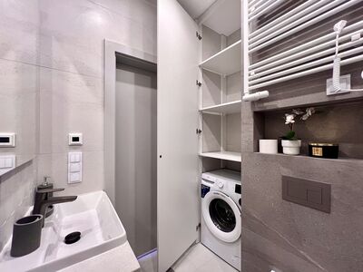 PIERWSZY NAJEM – 2 POKOJE, KLIMATYZACJA, DUŻY TARAS – CIESZYŃSKA 9, KROWODRZA