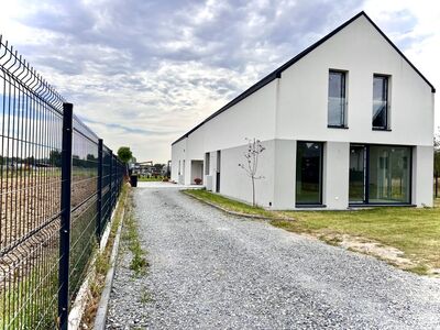 OSTATNI DOM WOLNOSTOJĄCY 140 m² – MNIKÓW, BLISKO KRAKOWA, POMPA CIEPŁA