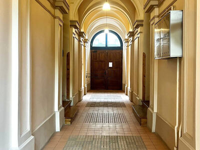 Kazimierz – 2-pokojowe mieszkanie 52 m² z oddzielną kuchnią i ogródkiem